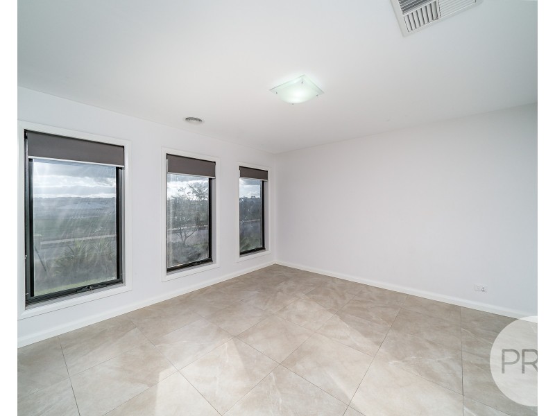 43 Barmedman Avenue, Gobbagombalin NSW 2650