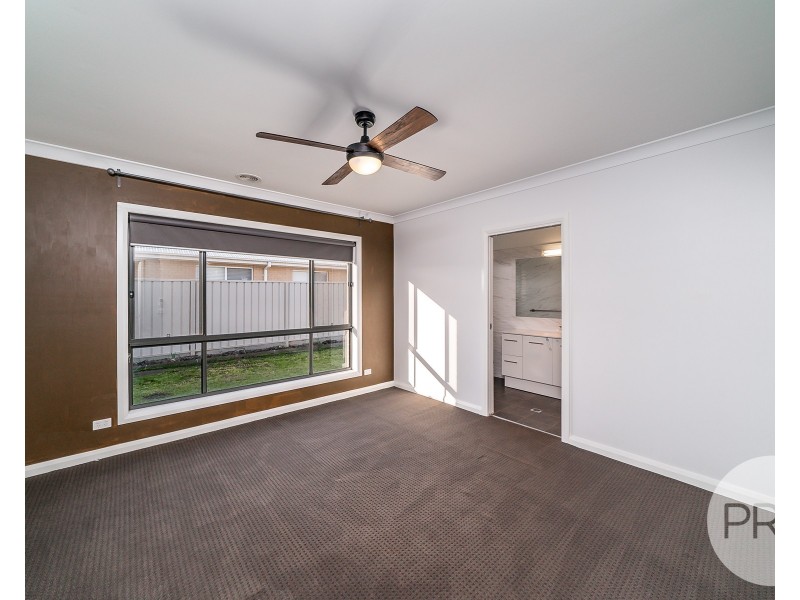 43 Barmedman Avenue, Gobbagombalin NSW 2650