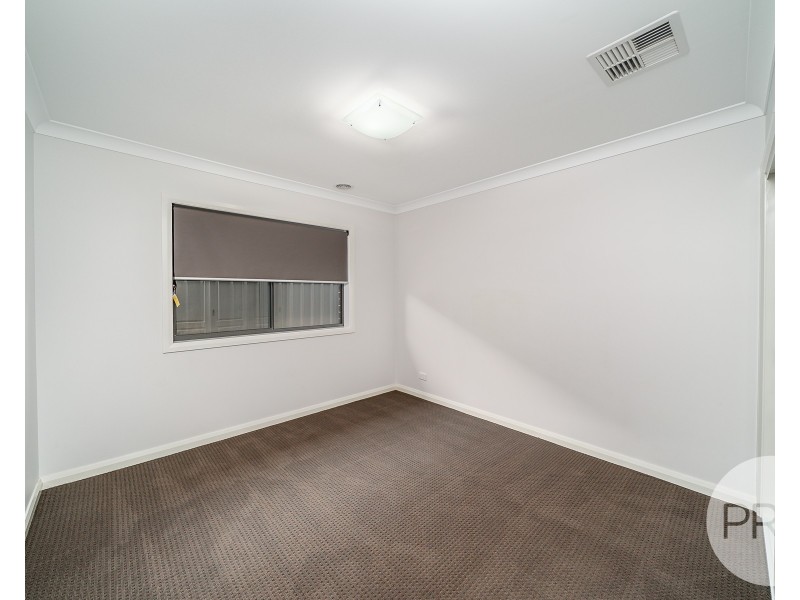 43 Barmedman Avenue, Gobbagombalin NSW 2650