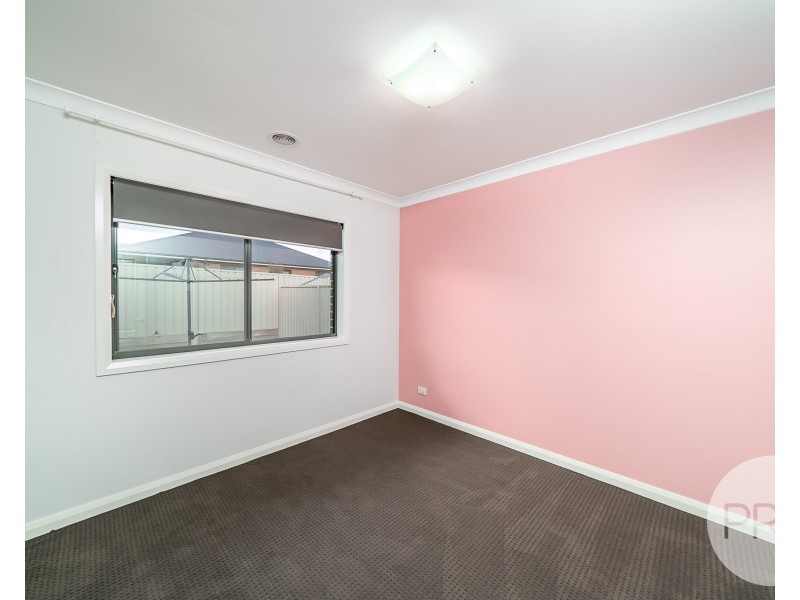 43 Barmedman Avenue, Gobbagombalin NSW 2650