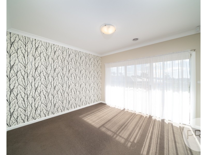 4 Watson Boulevard, Lloyd NSW 2650