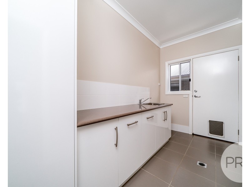 4 Watson Boulevard, Lloyd NSW 2650