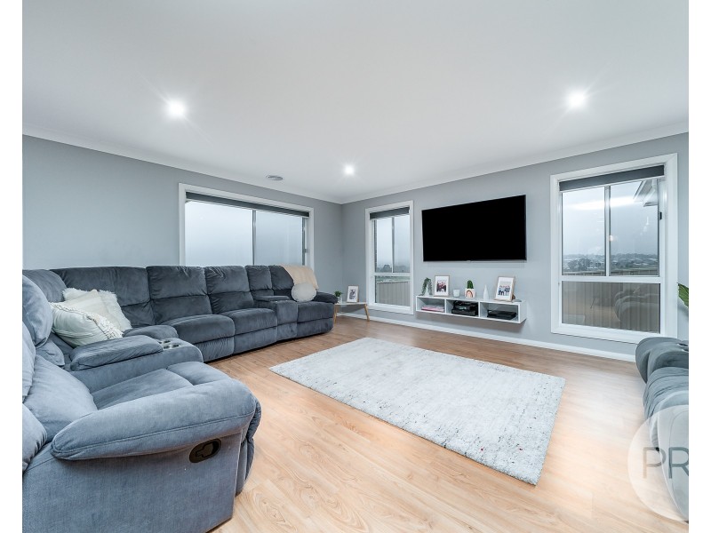 16 Ansett Street, Lloyd NSW 2650