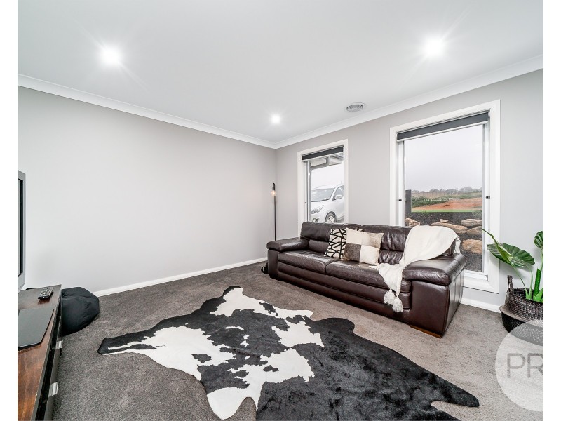 16 Ansett Street, Lloyd NSW 2650