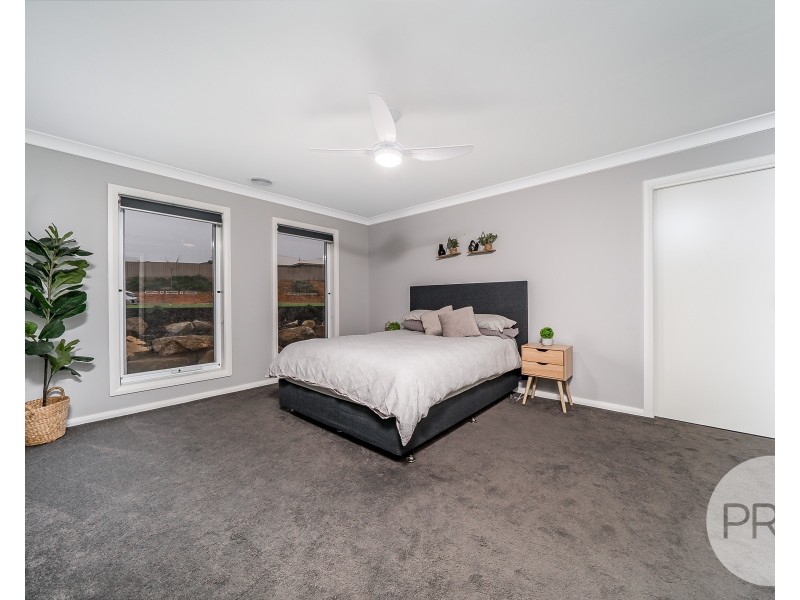 16 Ansett Street, Lloyd NSW 2650
