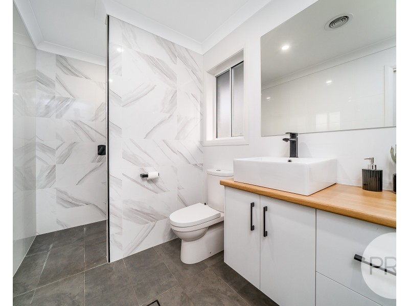 16 Ansett Street, Lloyd NSW 2650