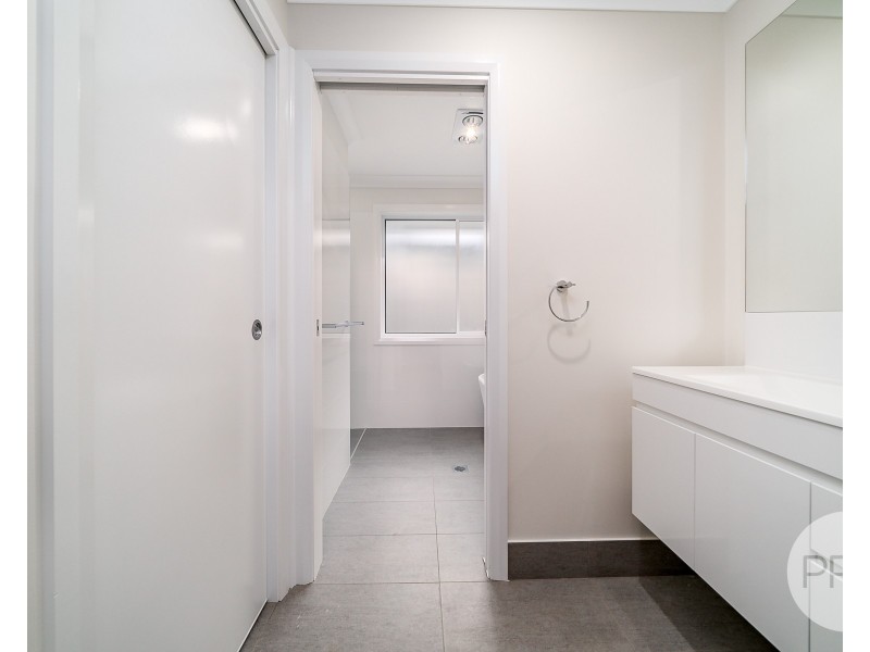 34 Watson Boulevard, Lloyd NSW 2650