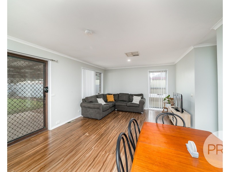 20 Adjin Street, Mount Austin NSW 2650