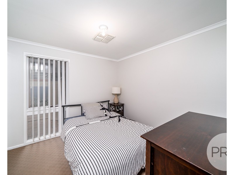 20 Adjin Street, Mount Austin NSW 2650