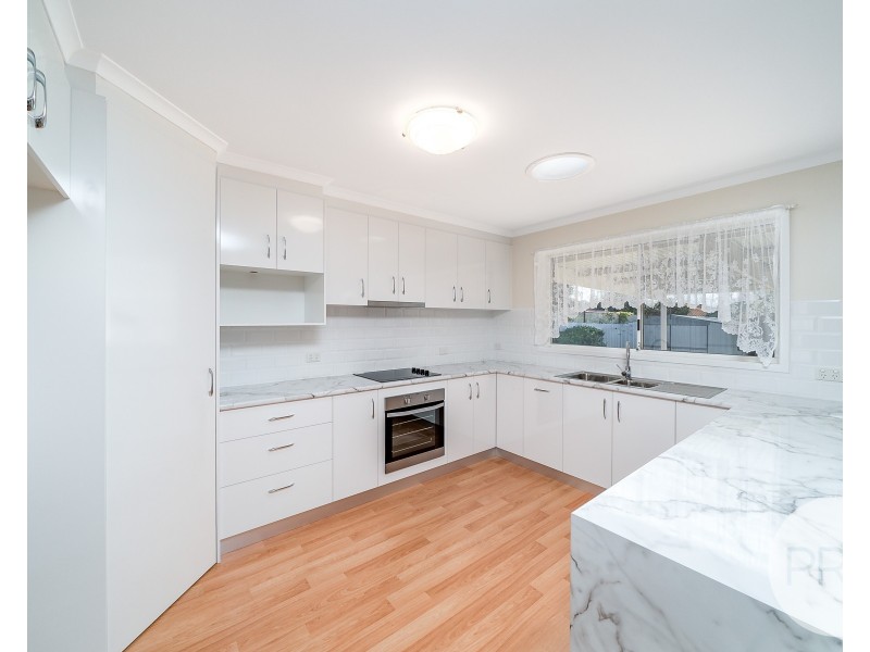 2 Egret Place, Estella NSW 2650