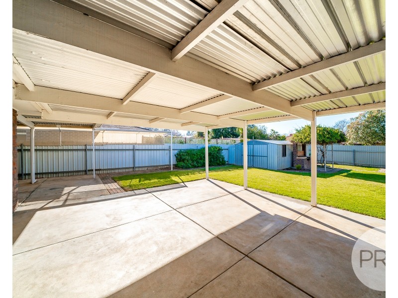 2 Egret Place, Estella NSW 2650
