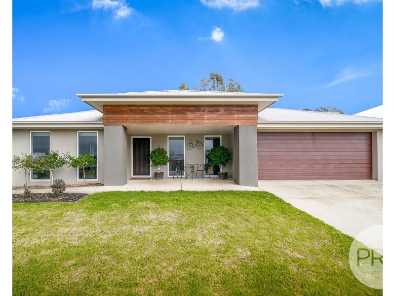 45 Strickland Drive, Boorooma NSW 2650