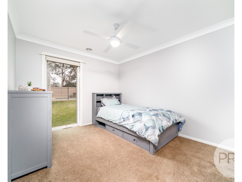 45 Strickland Drive, Boorooma NSW 2650