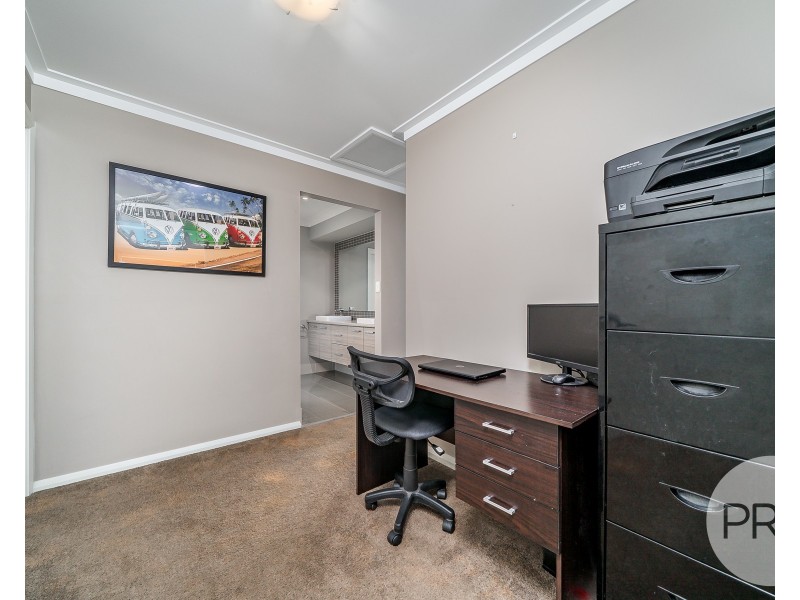 45 Strickland Drive, Boorooma NSW 2650