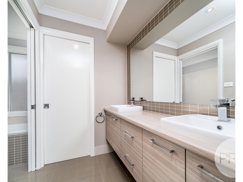 45 Strickland Drive, Boorooma NSW 2650