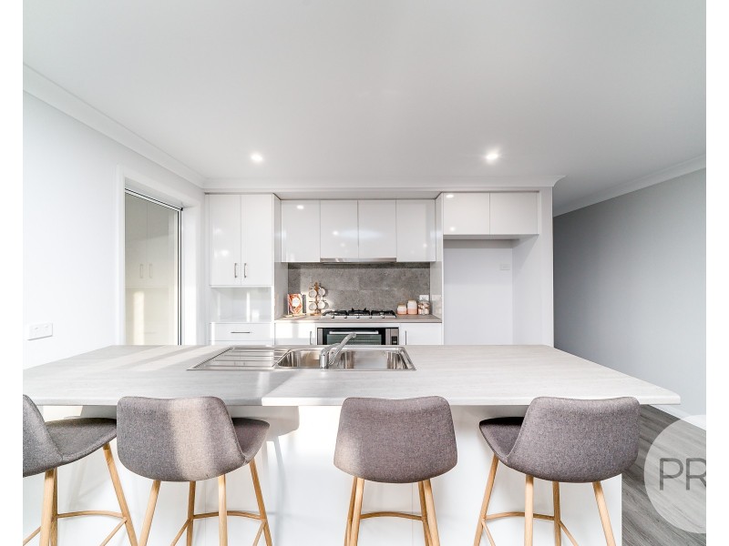 52 Preston Crescent, Lloyd NSW 2650