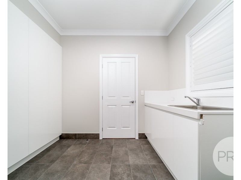 103 Coleman Street, Turvey Park NSW 2650