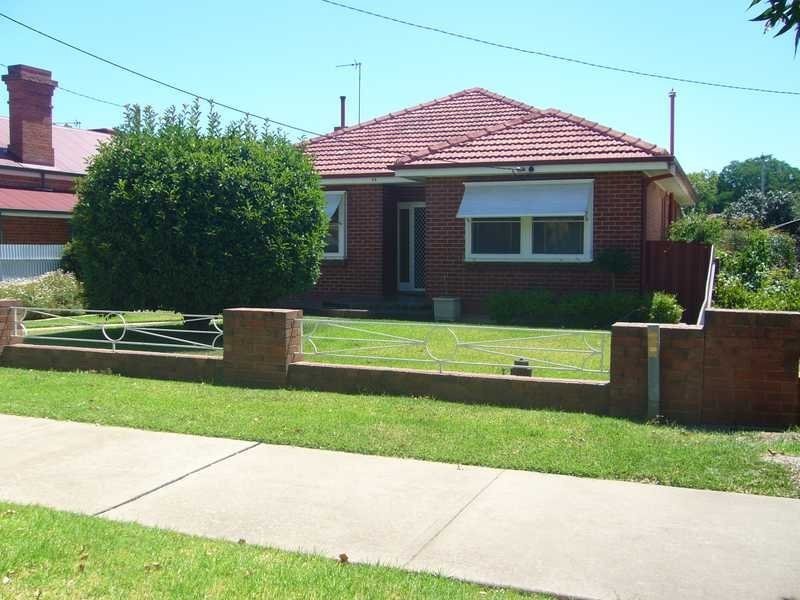 64 Fox Street, Wagga Wagga NSW 2650