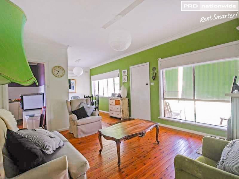 75 Grove Street, Kooringal NSW 2650