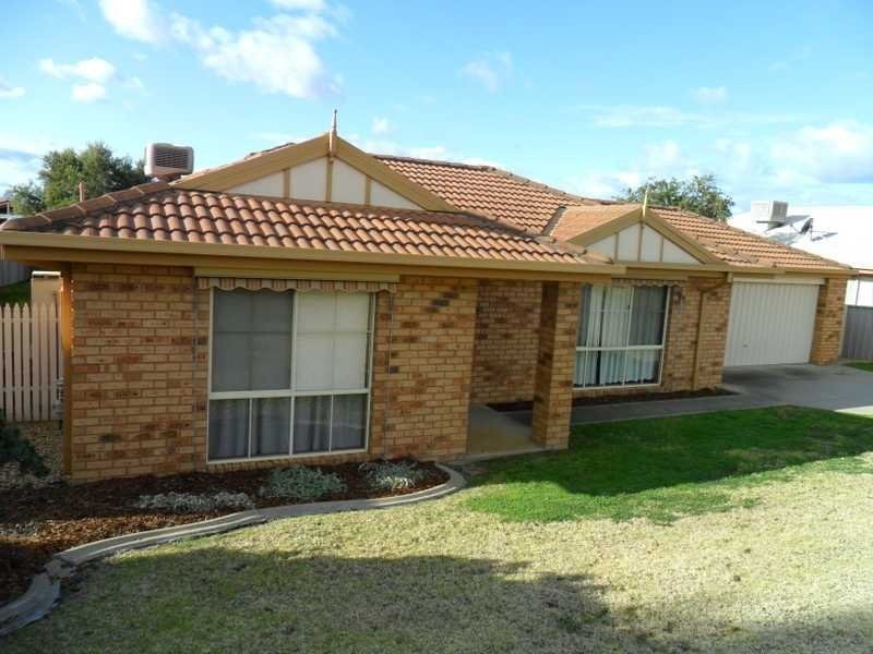 20 Lamilla Street, Glenfield Park NSW 2650