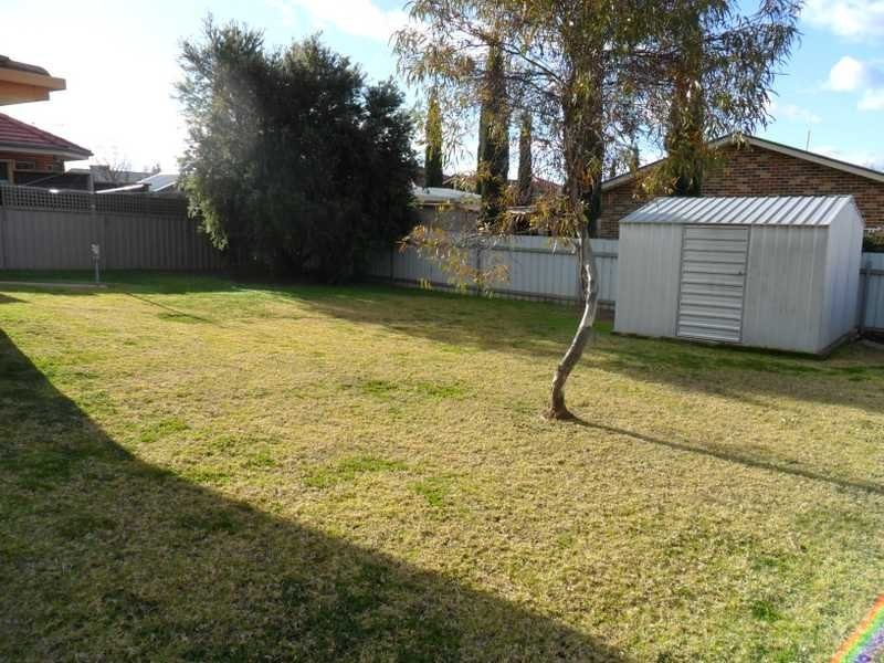 20 Lamilla Street, Glenfield Park NSW 2650