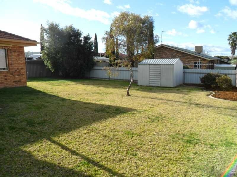 20 Lamilla Street, Glenfield Park NSW 2650