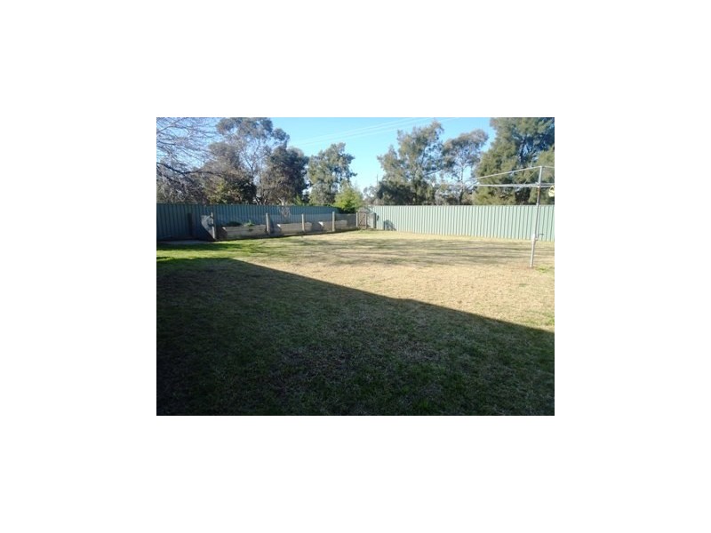 11 Goborra Street, Glenfield Park NSW 2650