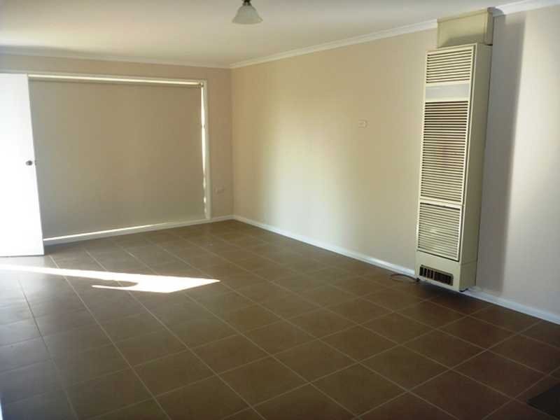 1/13 Wewak Street, Ashmont NSW 2650