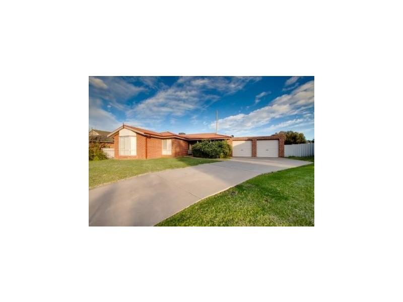 14 Kaldari Crescent, Glenfield Park NSW 2650