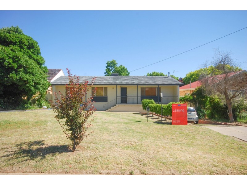 114 Simkin Crescent, Kooringal NSW 2650