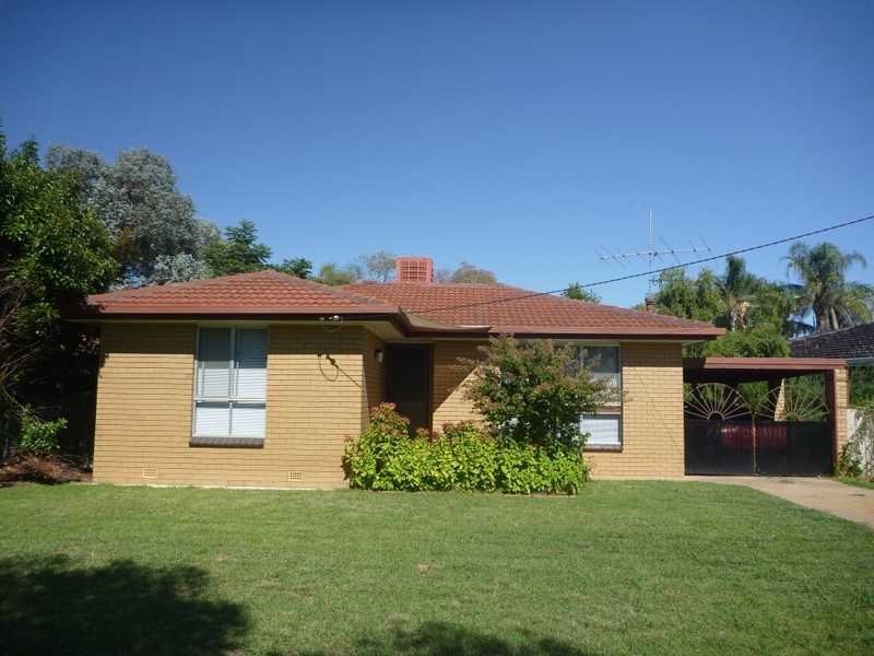 22 Geneva Crescent, Lake Albert NSW 2650