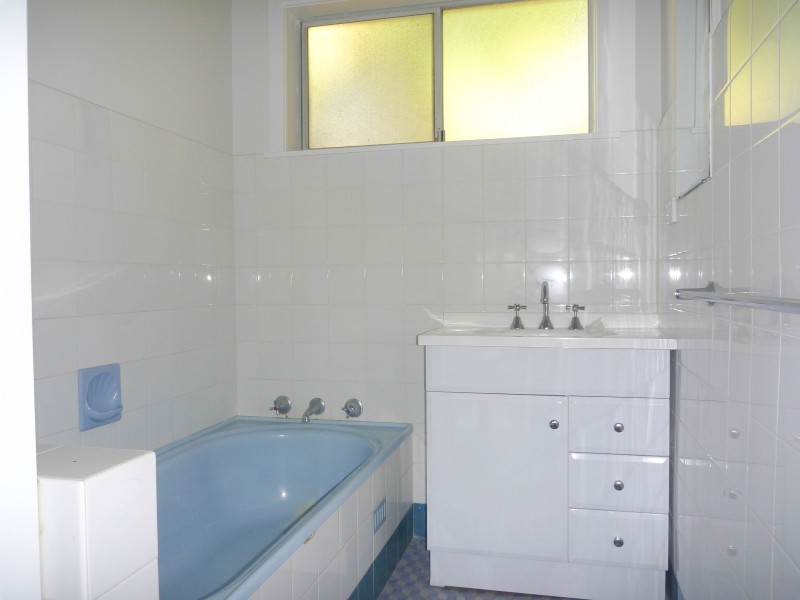 2 Mark Avenue, Tolland NSW 2650
