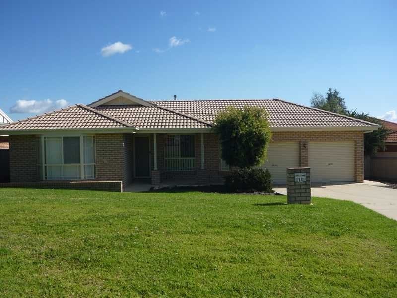 14 Kaloona Drive, Bourkelands NSW 2650