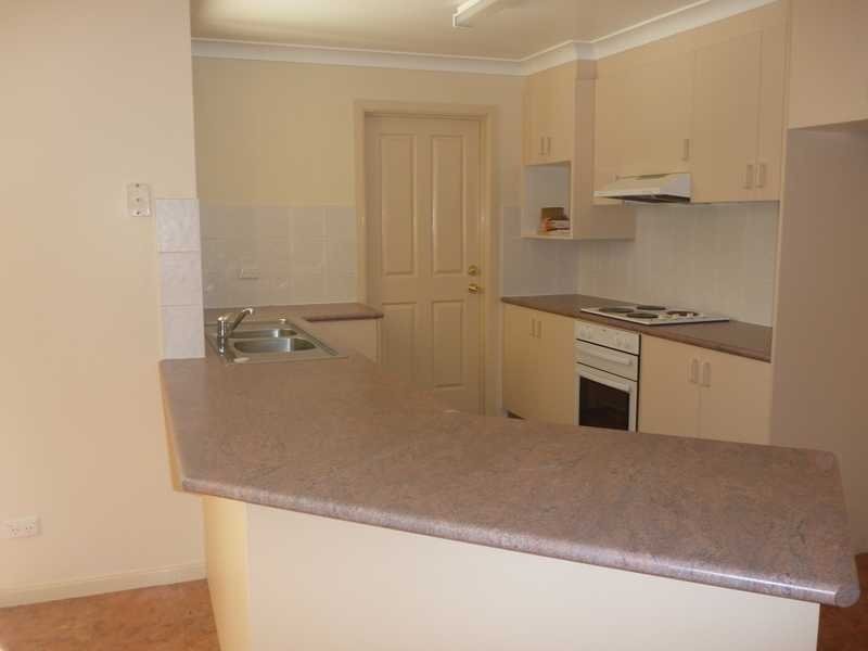 14 Kaloona Drive, Bourkelands NSW 2650