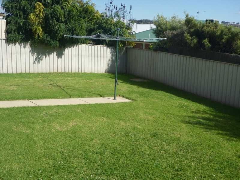 14 Kaloona Drive, Bourkelands NSW 2650