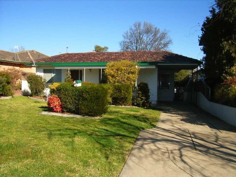 39 White Avenue, Kooringal NSW 2650