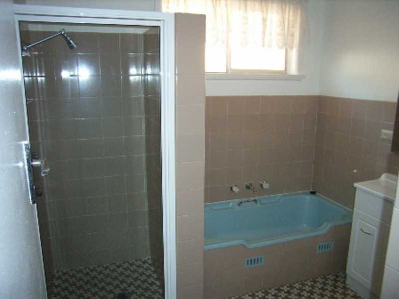 39 White Avenue, Kooringal NSW 2650