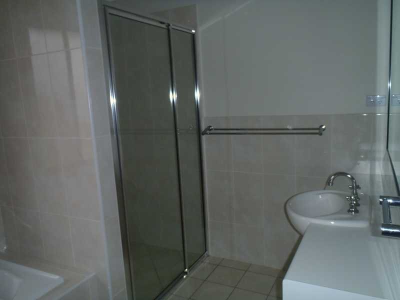 6 Yulong Street, Glenfield Park NSW 2650