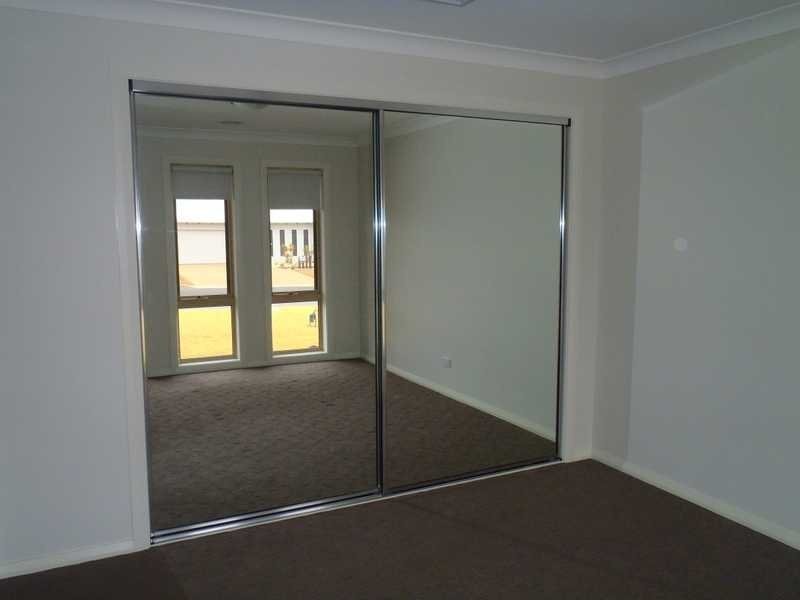 6 Yulong Street, Glenfield Park NSW 2650