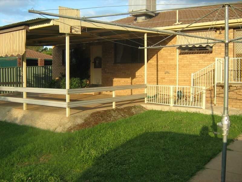 8 Quail Street, Wagga Wagga NSW 2650