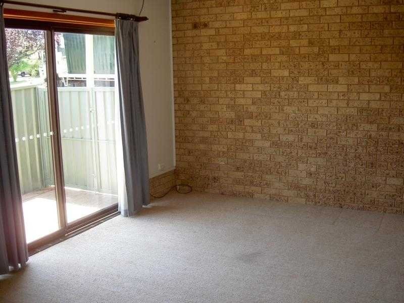 8 Quail Street, Wagga Wagga NSW 2650