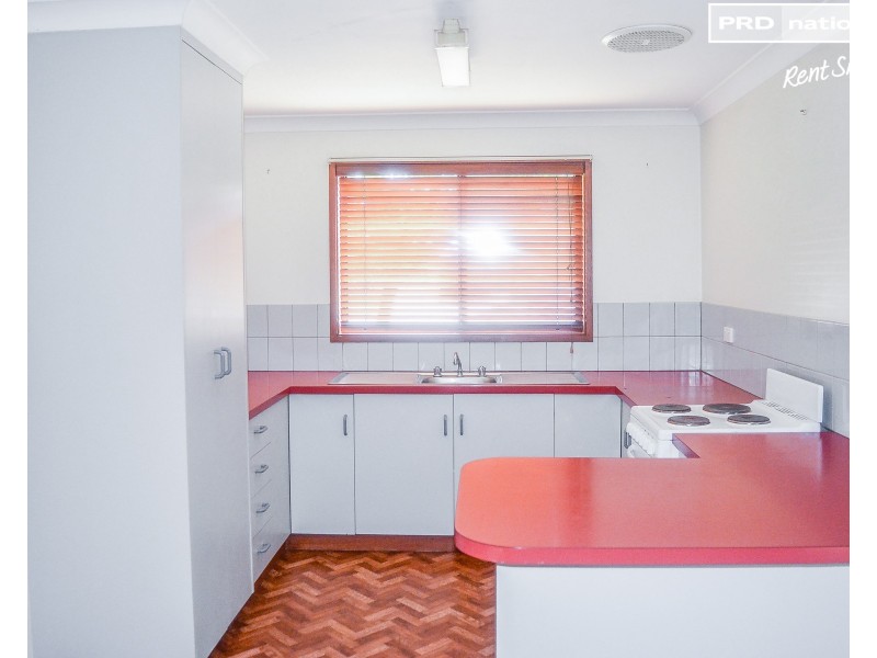 40 Pugsley Ave, Estella NSW 2650