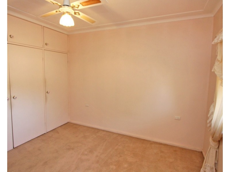 39 Raye Street, Tolland NSW 2650