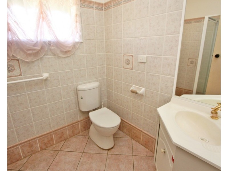 39 Raye Street, Tolland NSW 2650