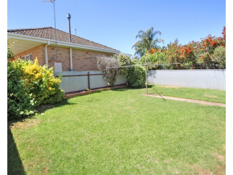 39 Raye Street, Tolland NSW 2650