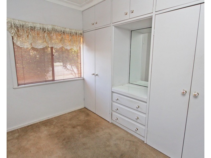 39 Raye Street, Tolland NSW 2650