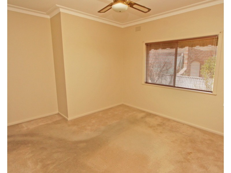 39 Raye Street, Tolland NSW 2650