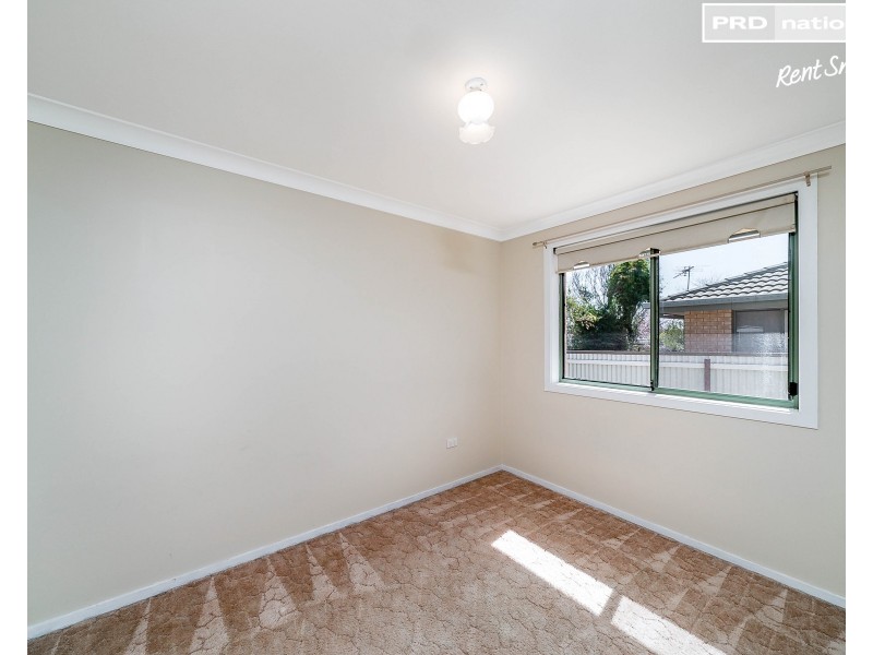 13 Oleander Crescent, Lake Albert NSW 2650