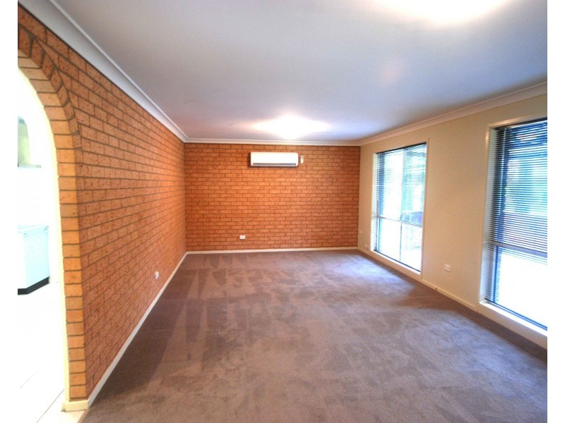 55 Cutler Avenue, Kooringal NSW 2650