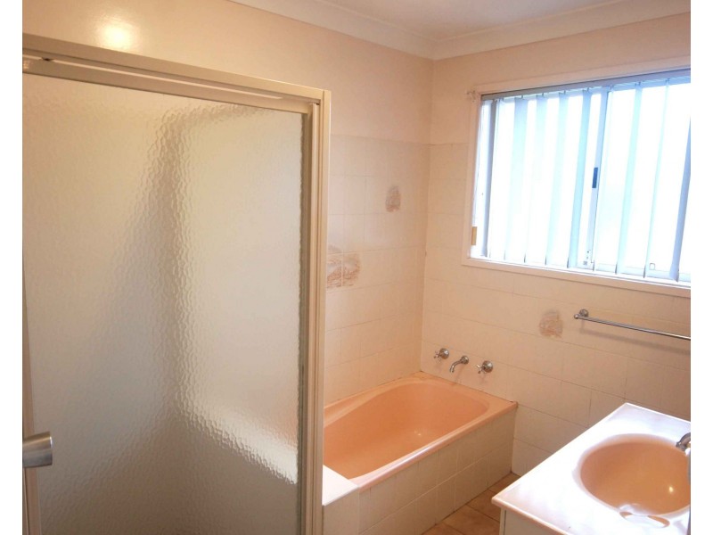 55 Cutler Avenue, Kooringal NSW 2650